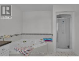 3 - 410 AMBLESIDE DRIVE - 23