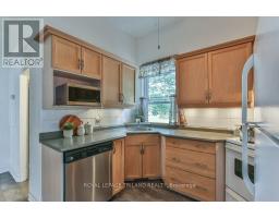 52 EASTMAN AVENUE - 14