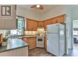 52 EASTMAN AVENUE - 15
