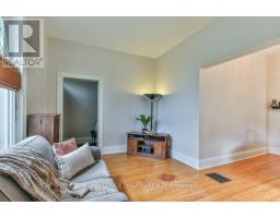 52 EASTMAN AVENUE - 21