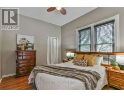 52 EASTMAN AVENUE - 23