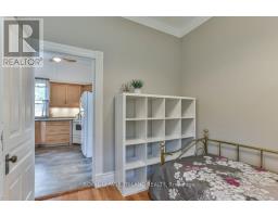 52 EASTMAN AVENUE - 27