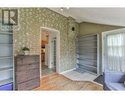 52 EASTMAN AVENUE - 31
