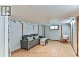 52 EASTMAN AVENUE - 34