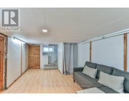 52 EASTMAN AVENUE - 36