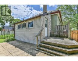 52 EASTMAN AVENUE - 37