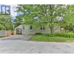 52 EASTMAN AVENUE - 41