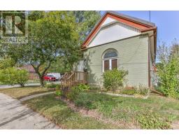52 EASTMAN AVENUE - 6