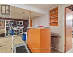 384 REGAL DRIVE - 23