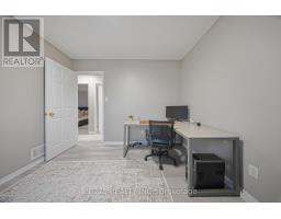 E37 - 12 HOLBORN DRIVE - 34