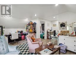 33 STATION STREET - 33