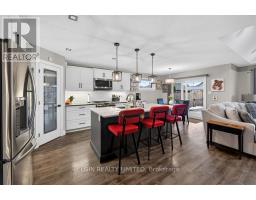 40 GLENGARIFF DRIVE - 27