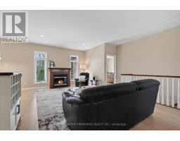 22 SPRINGFIELD WAY - 7