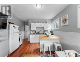 1032 TRAFALGAR STREET - 11