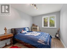 1677 PHILLBROOK CRESCENT - 32