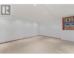 1677 PHILLBROOK CRESCENT - 39