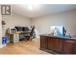 29 - 2290 TORREY PINES WAY - 31