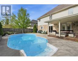 748 APRICOT DRIVE - 36