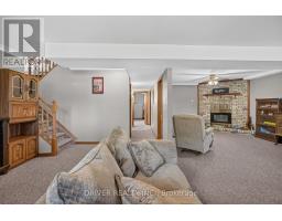 24 HAWTHORNE CRESCENT - 20