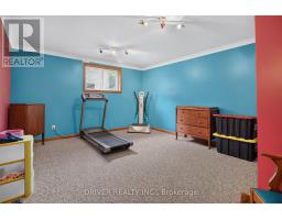 24 HAWTHORNE CRESCENT - 24