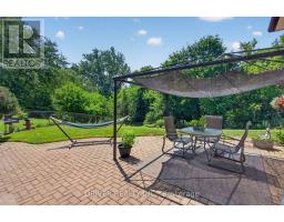 24 HAWTHORNE CRESCENT - 25