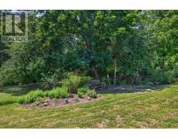 24 HAWTHORNE CRESCENT - 30