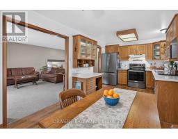 24 HAWTHORNE CRESCENT - 8