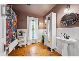 34 GLADSTONE AVENUE - 20