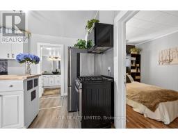 28 WALNUT STREET - 19
