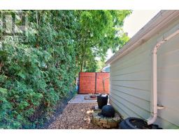 28 WALNUT STREET - 28