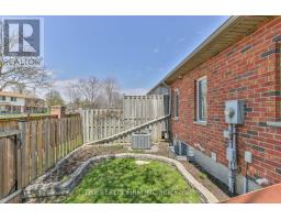 11 - 100 STROUD CRESCENT - 34