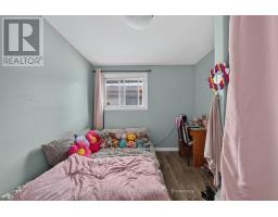 224 CULVER CRESCENT - 9