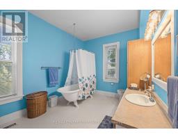25 ERIE STREET - 19