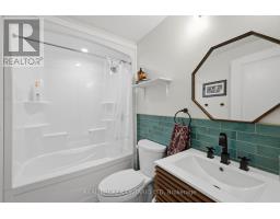 4 DORAL COURT - 33