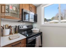 26 CAPRICE CRESCENT - 12