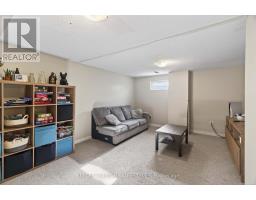 26 CAPRICE CRESCENT - 16