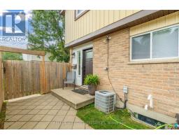 26 CAPRICE CRESCENT - 4