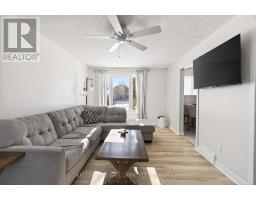 26 CAPRICE CRESCENT - 7