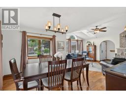 22 HERITAGE COURT - 10