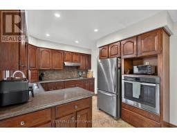 22 HERITAGE COURT - 14