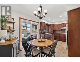 22 HERITAGE COURT - 15