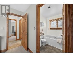 22 HERITAGE COURT - 21