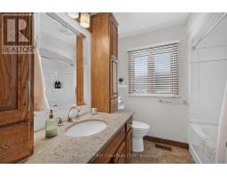 22 HERITAGE COURT - 27