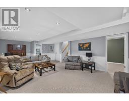 22 HERITAGE COURT - 34