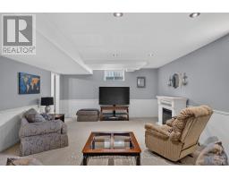 22 HERITAGE COURT - 38