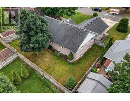 22 HERITAGE COURT - 46