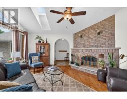 22 HERITAGE COURT - 6