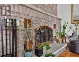 22 HERITAGE COURT - 7