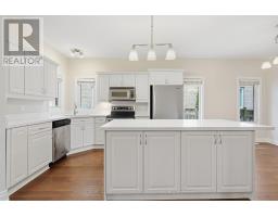 879 GARIBALDI AVENUE - 7