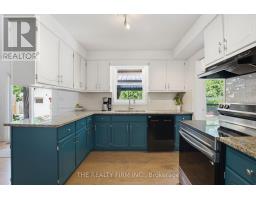 493 MAPLE STREET - 10